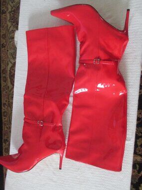 Wayderns size 12.5 pull on red knee high boots